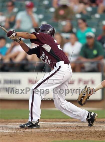 Thumbnail 1 in Calallen vs. Poteet (UIL 4A Semifinal) photogallery.