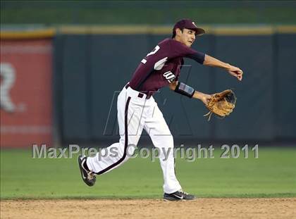 Thumbnail 1 in Calallen vs. Poteet (UIL 4A Semifinal) photogallery.