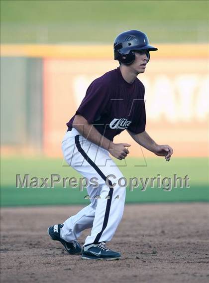Thumbnail 3 in Calallen vs. Poteet (UIL 4A Semifinal) photogallery.