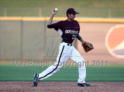 Thumbnail 1 in Calallen vs. Poteet (UIL 4A Semifinal) photogallery.