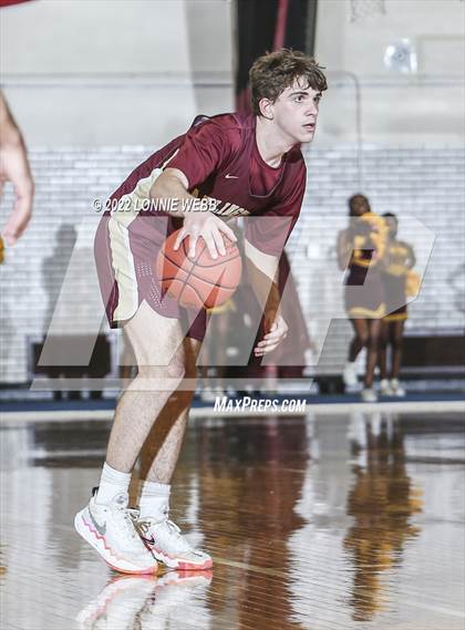 Thumbnail 3 in Arlington vs Mount Vernon (Section 1 Class AA Semifinal) photogallery.
