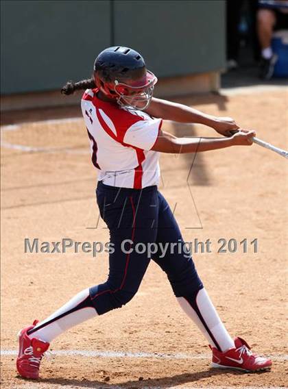 Thumbnail 3 in Pomona Catholic vs. Bellarmine-Jefferson (CIF SS D7 Final) photogallery.