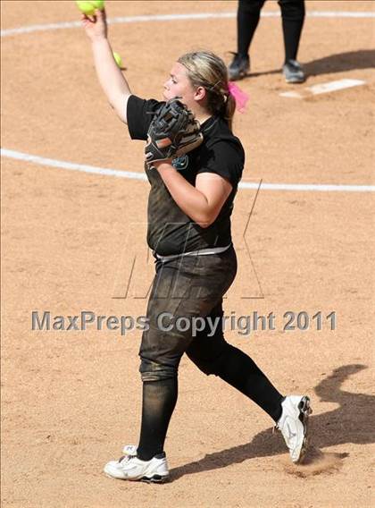 Thumbnail 2 in Pomona Catholic vs. Bellarmine-Jefferson (CIF SS D7 Final) photogallery.