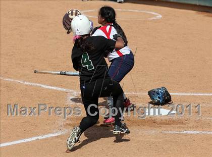 Thumbnail 1 in Pomona Catholic vs. Bellarmine-Jefferson (CIF SS D7 Final) photogallery.