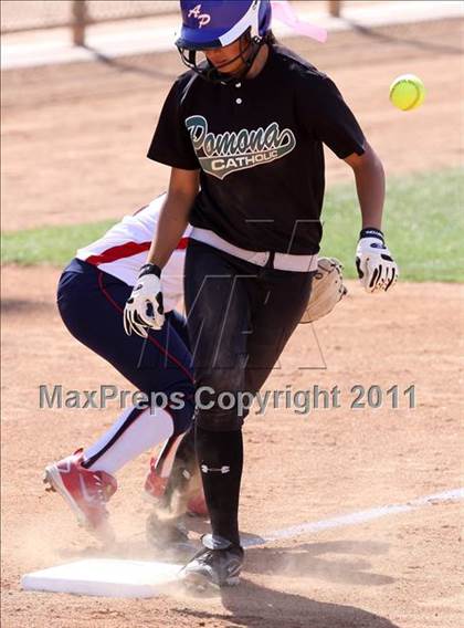 Thumbnail 2 in Pomona Catholic vs. Bellarmine-Jefferson (CIF SS D7 Final) photogallery.
