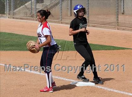 Thumbnail 2 in Pomona Catholic vs. Bellarmine-Jefferson (CIF SS D7 Final) photogallery.