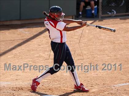 Thumbnail 3 in Pomona Catholic vs. Bellarmine-Jefferson (CIF SS D7 Final) photogallery.