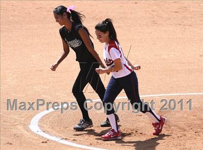 Thumbnail 2 in Pomona Catholic vs. Bellarmine-Jefferson (CIF SS D7 Final) photogallery.