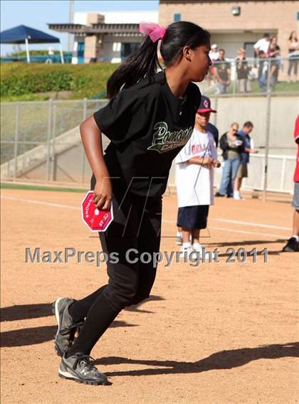 Thumbnail 1 in Pomona Catholic vs. Bellarmine-Jefferson (CIF SS D7 Final) photogallery.