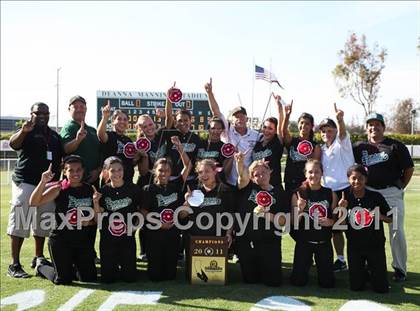 Thumbnail 1 in Pomona Catholic vs. Bellarmine-Jefferson (CIF SS D7 Final) photogallery.