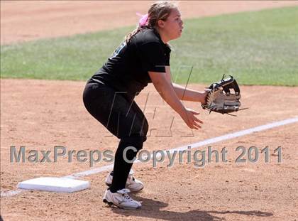 Thumbnail 3 in Pomona Catholic vs. Bellarmine-Jefferson (CIF SS D7 Final) photogallery.