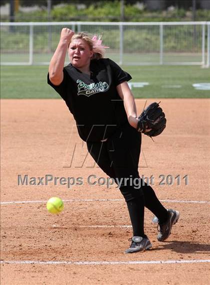 Thumbnail 2 in Pomona Catholic vs. Bellarmine-Jefferson (CIF SS D7 Final) photogallery.