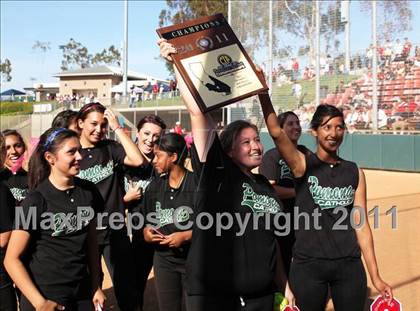 Thumbnail 3 in Pomona Catholic vs. Bellarmine-Jefferson (CIF SS D7 Final) photogallery.