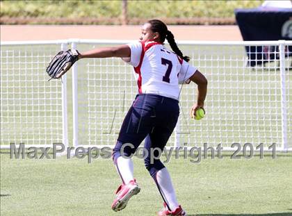 Thumbnail 1 in Pomona Catholic vs. Bellarmine-Jefferson (CIF SS D7 Final) photogallery.