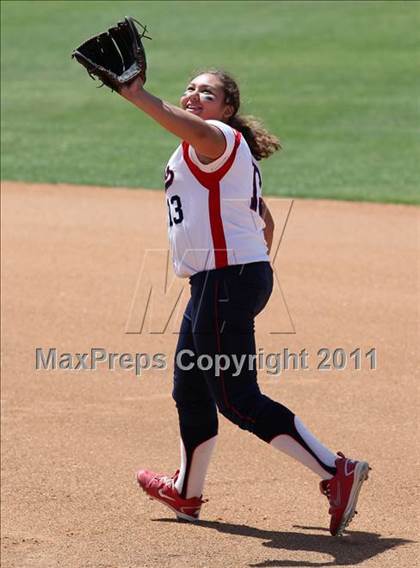 Thumbnail 3 in Pomona Catholic vs. Bellarmine-Jefferson (CIF SS D7 Final) photogallery.