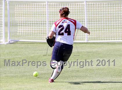 Thumbnail 3 in Pomona Catholic vs. Bellarmine-Jefferson (CIF SS D7 Final) photogallery.