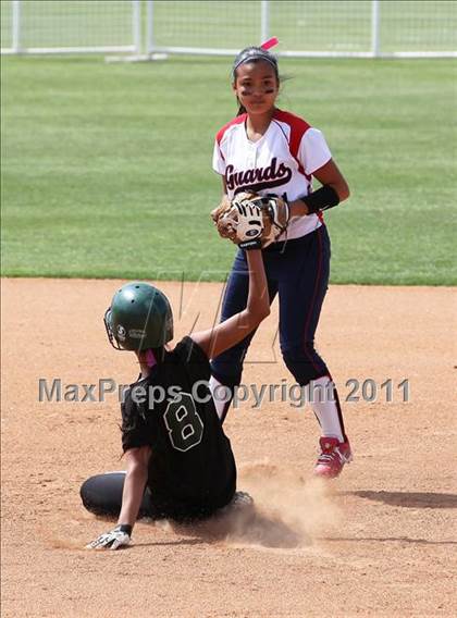 Thumbnail 3 in Pomona Catholic vs. Bellarmine-Jefferson (CIF SS D7 Final) photogallery.