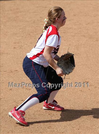 Thumbnail 3 in Pomona Catholic vs. Bellarmine-Jefferson (CIF SS D7 Final) photogallery.
