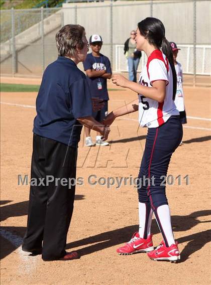 Thumbnail 3 in Pomona Catholic vs. Bellarmine-Jefferson (CIF SS D7 Final) photogallery.