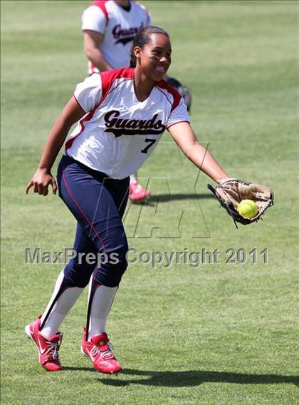Thumbnail 1 in Pomona Catholic vs. Bellarmine-Jefferson (CIF SS D7 Final) photogallery.