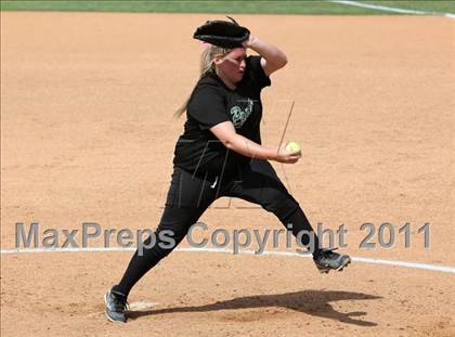 Thumbnail 3 in Pomona Catholic vs. Bellarmine-Jefferson (CIF SS D7 Final) photogallery.