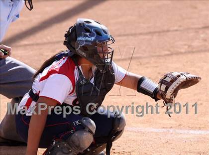 Thumbnail 3 in Pomona Catholic vs. Bellarmine-Jefferson (CIF SS D7 Final) photogallery.