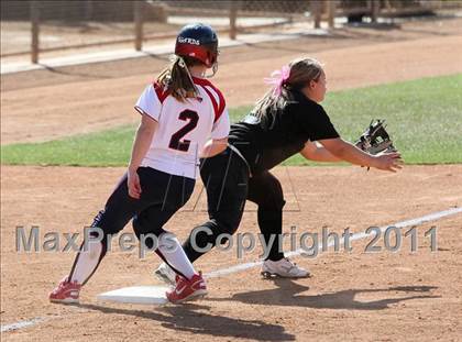 Thumbnail 1 in Pomona Catholic vs. Bellarmine-Jefferson (CIF SS D7 Final) photogallery.
