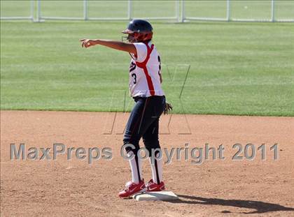 Thumbnail 3 in Pomona Catholic vs. Bellarmine-Jefferson (CIF SS D7 Final) photogallery.