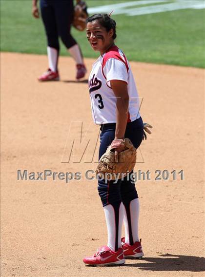 Thumbnail 2 in Pomona Catholic vs. Bellarmine-Jefferson (CIF SS D7 Final) photogallery.