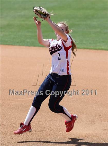 Thumbnail 2 in Pomona Catholic vs. Bellarmine-Jefferson (CIF SS D7 Final) photogallery.