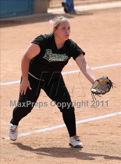 Thumbnail 3 in Pomona Catholic vs. Bellarmine-Jefferson (CIF SS D7 Final) photogallery.