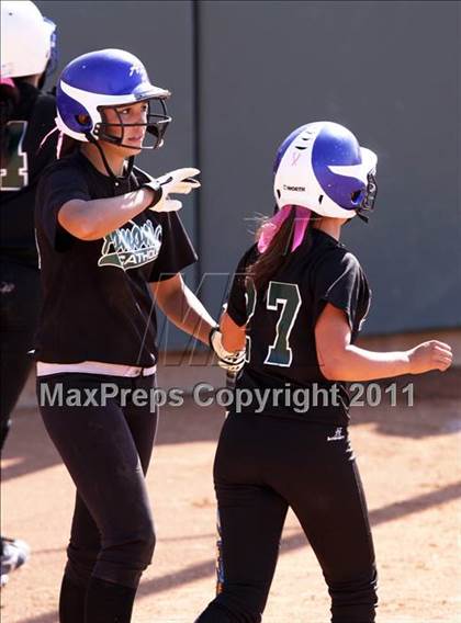 Thumbnail 3 in Pomona Catholic vs. Bellarmine-Jefferson (CIF SS D7 Final) photogallery.