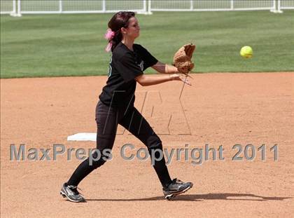 Thumbnail 3 in Pomona Catholic vs. Bellarmine-Jefferson (CIF SS D7 Final) photogallery.