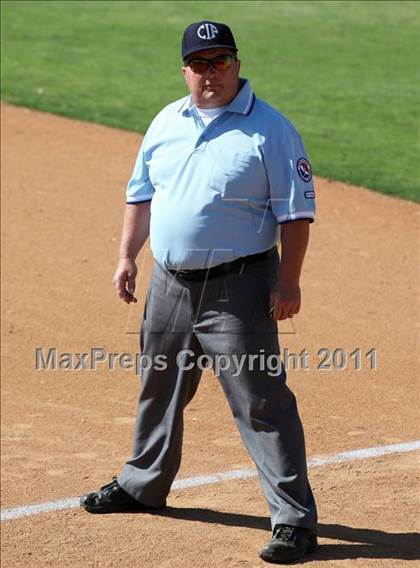 Thumbnail 2 in Pomona Catholic vs. Bellarmine-Jefferson (CIF SS D7 Final) photogallery.