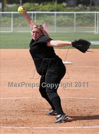 Thumbnail 1 in Pomona Catholic vs. Bellarmine-Jefferson (CIF SS D7 Final) photogallery.