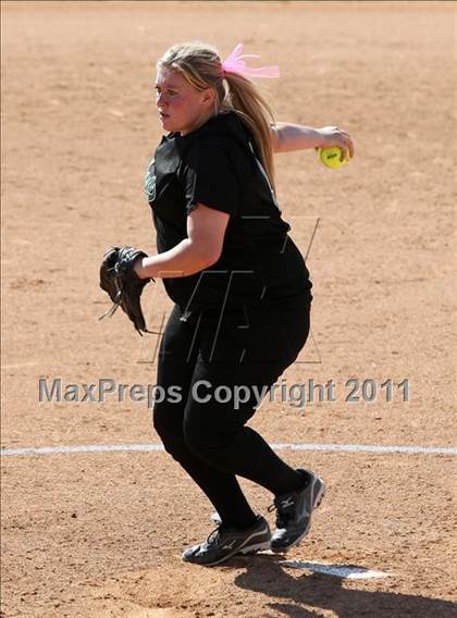 Thumbnail 1 in Pomona Catholic vs. Bellarmine-Jefferson (CIF SS D7 Final) photogallery.