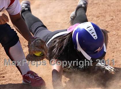 Thumbnail 1 in Pomona Catholic vs. Bellarmine-Jefferson (CIF SS D7 Final) photogallery.