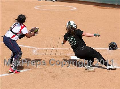 Thumbnail 2 in Pomona Catholic vs. Bellarmine-Jefferson (CIF SS D7 Final) photogallery.