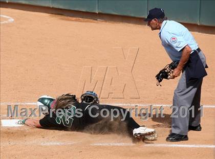 Thumbnail 3 in Pomona Catholic vs. Bellarmine-Jefferson (CIF SS D7 Final) photogallery.