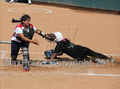 Thumbnail 3 in Pomona Catholic vs. Bellarmine-Jefferson (CIF SS D7 Final) photogallery.