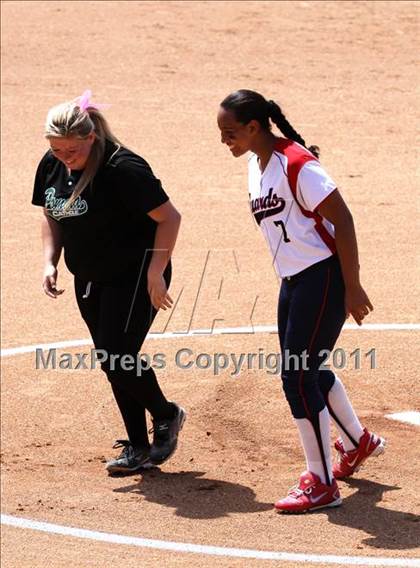 Thumbnail 2 in Pomona Catholic vs. Bellarmine-Jefferson (CIF SS D7 Final) photogallery.