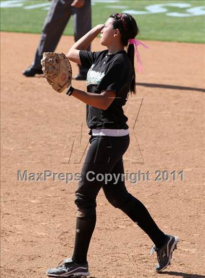 Thumbnail 2 in Pomona Catholic vs. Bellarmine-Jefferson (CIF SS D7 Final) photogallery.