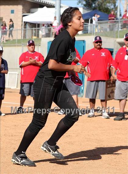 Thumbnail 3 in Pomona Catholic vs. Bellarmine-Jefferson (CIF SS D7 Final) photogallery.
