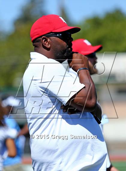 Thumbnail 3 in Highlands vs Mira Loma photogallery.
