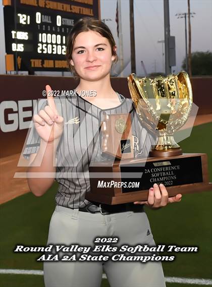 Thumbnail 3 in Kingman Academy vs. Round Valley (AIA 2A Final - Awards) photogallery.