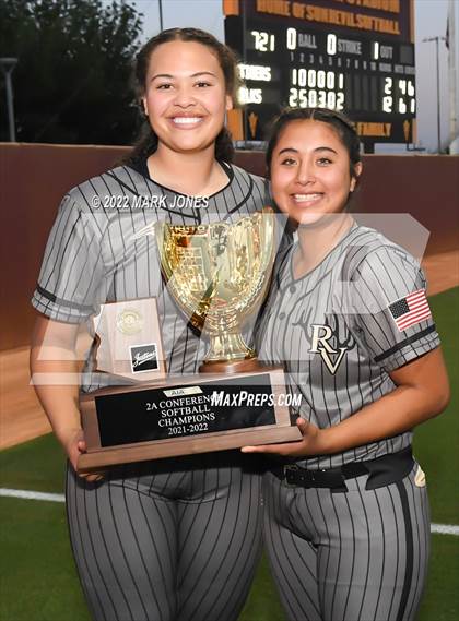 Thumbnail 3 in Kingman Academy vs. Round Valley (AIA 2A Final - Awards) photogallery.
