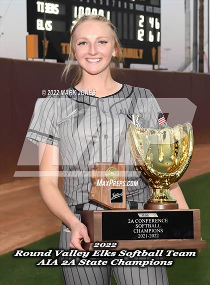 Thumbnail 3 in Kingman Academy vs. Round Valley (AIA 2A Final - Awards) photogallery.