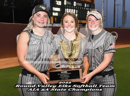 Thumbnail 3 in Kingman Academy vs. Round Valley (AIA 2A Final - Awards) photogallery.
