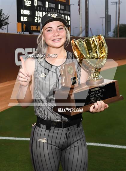 Thumbnail 1 in Kingman Academy vs. Round Valley (AIA 2A Final - Awards) photogallery.