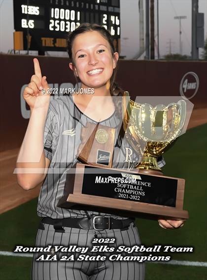 Thumbnail 3 in Kingman Academy vs. Round Valley (AIA 2A Final - Awards) photogallery.